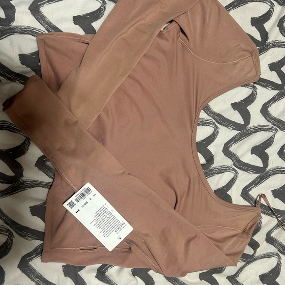 Lululemon tie top - Picture 2 of 3